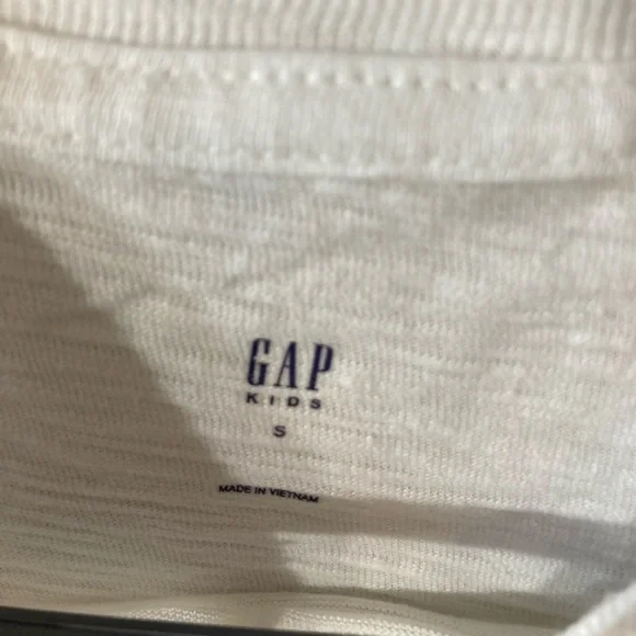 GAP Boys 3-Pack Shirts | Size Small | 100% Cotton | Like New - Picture 11 of 12